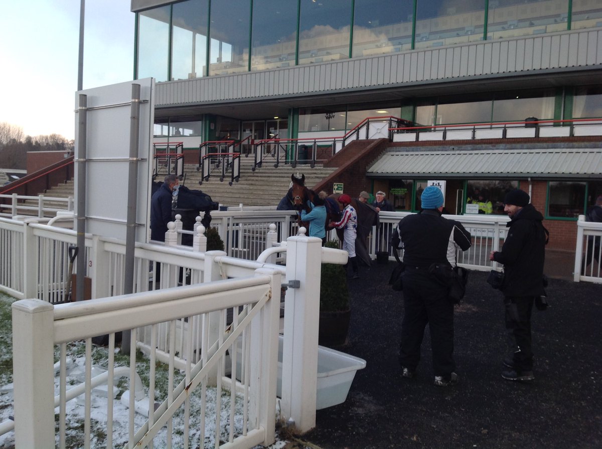 WolvesRaces's tweet photo. Blue Rocks wins the @betway Handicap Stakes for Lisa Williamson in a big upset for King Kevin! Congratulations to all connections 👏😄 https://t.co/Napcqyy4w4
