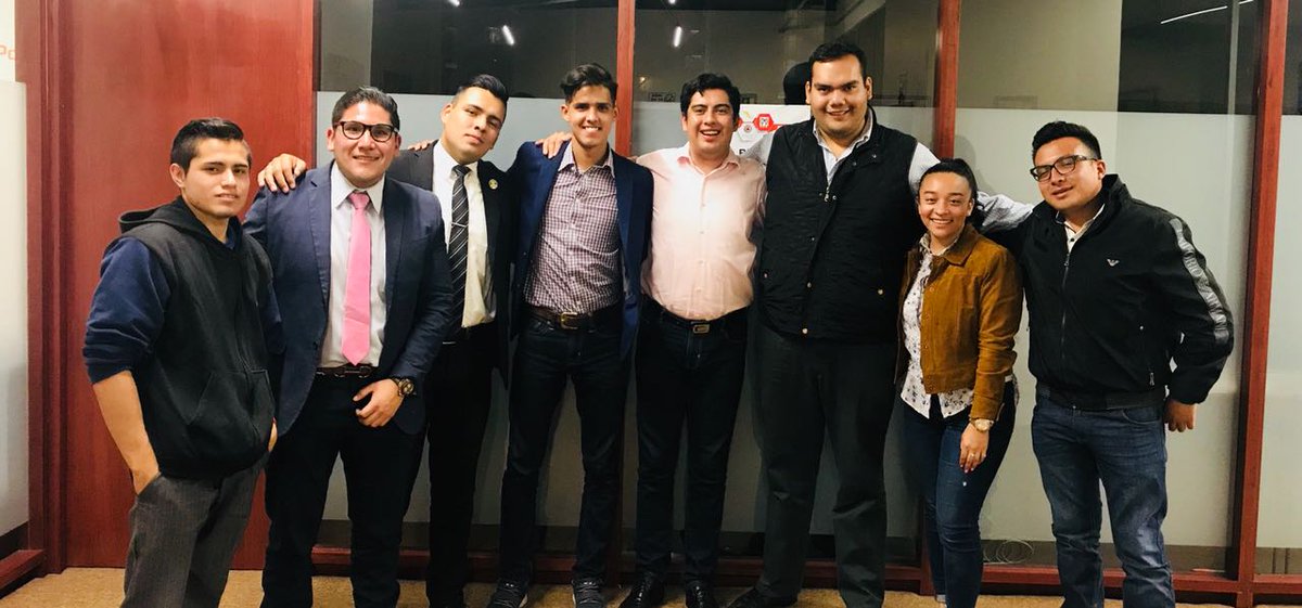 LosChepes18's tweet photo. Productiva reunión de trabajo de Los Chepes #CDMX. #TodosSomosChepes #ChepesConMeade #CDMXConMeade https://t.co/3WtNx2idJE