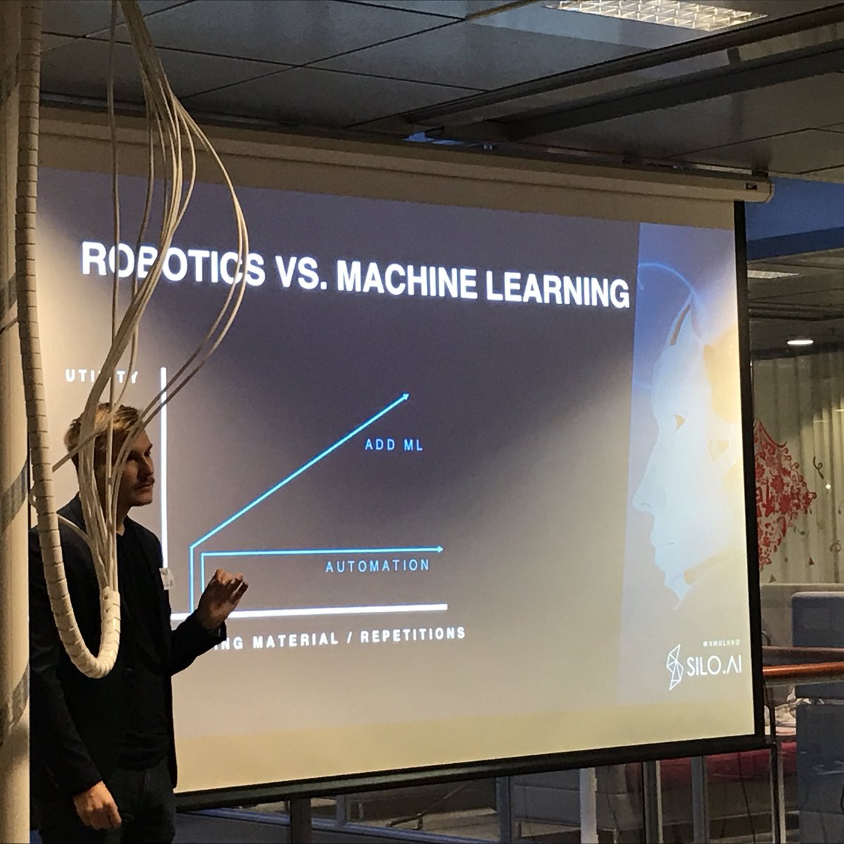 askomono's tweet image. #robotics vs. #AI @silo_AI @TechCodeFIN