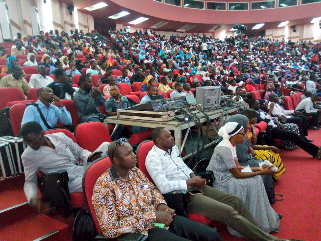 NigerYali's tweet photo. Une jeunesse forte et unie, c'est le socle d'un développement durable certain. Et l'Association Yali Niger y contribue efficacement. 

#GoodCitizen #Laabize #DanKassaa #Laabize https://t.co/OTBg9aoBhQ