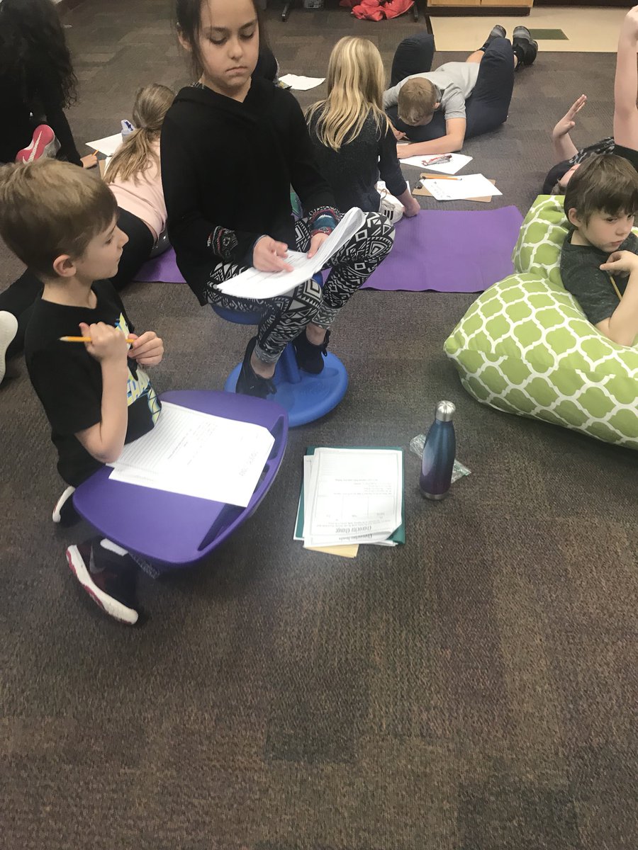 3rdGradeMurphy's tweet photo. Working on readers theatre in reading today! #characterfeelingschange#drama @BakerElem https://t.co/aeKlF3h2V2