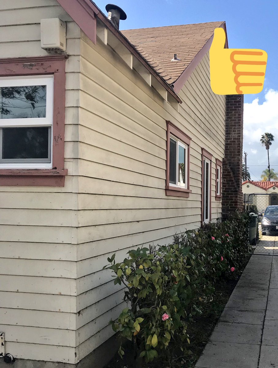 AWContractor's tweet photo. Trimming the bushes can be an important part of a house renovation, especially when painting the #exterior. #houseprep #houseremodeling #houserenovation #homedecor #treetrimming #hedgecutters #paintprep #askallan #generalconstruction #generalcontractor #prepaint https://t.co/zd4q0GFjra