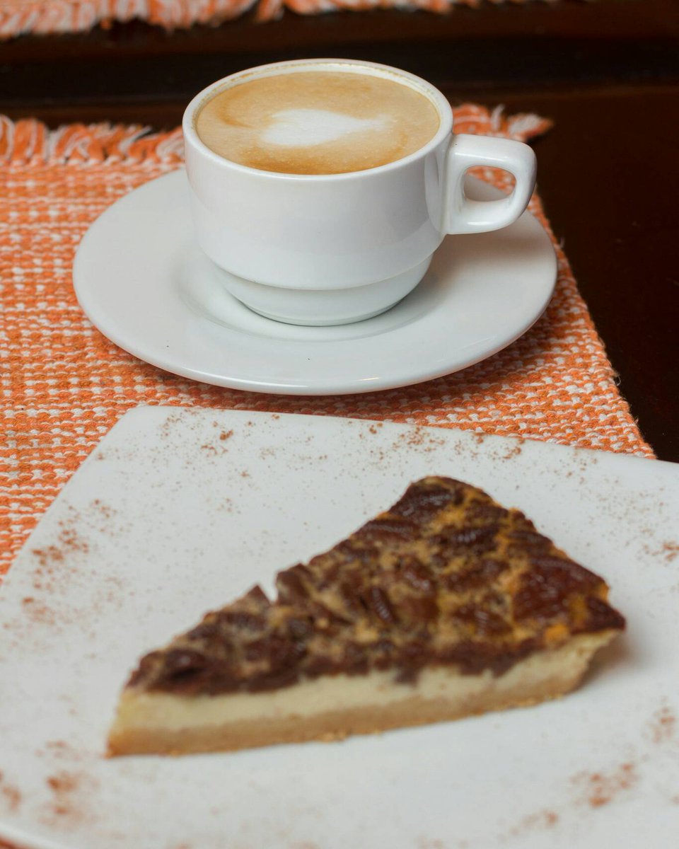 fridarest's tweet photo. Un café ☕y un postre 🍰 de #FridaRest son lo mejor para después del almuerzo ❤ https://t.co/OJC4CZutQY