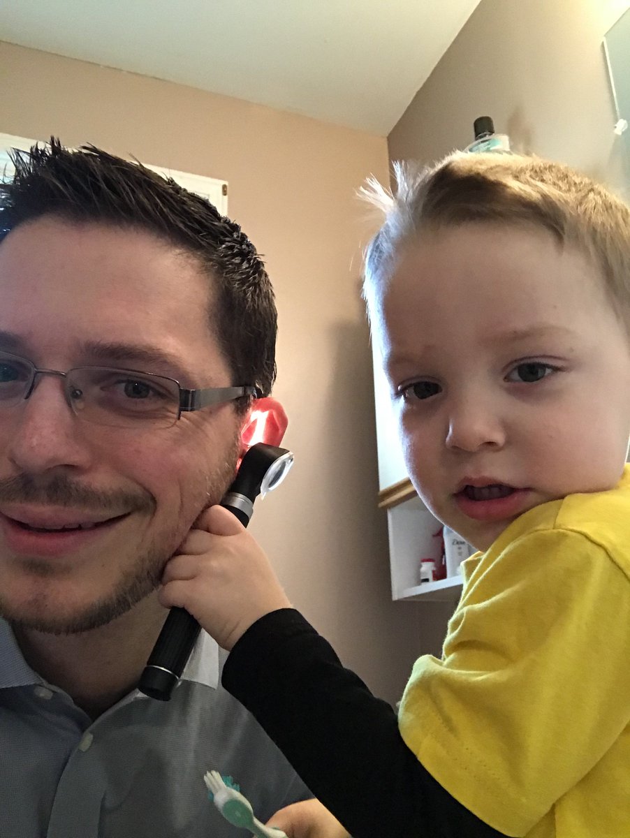 newcastlehearng's tweet image. My Little Helper Anthony Thistle was inspired to look for some 'Ear Boogies' in Dad's ear the other day. A future partner for Newcastle Hearing Solutions maybe?

#PlayingDoctor #EarWax #NewcastleHearingSolutions #FamilyTime #Adorable