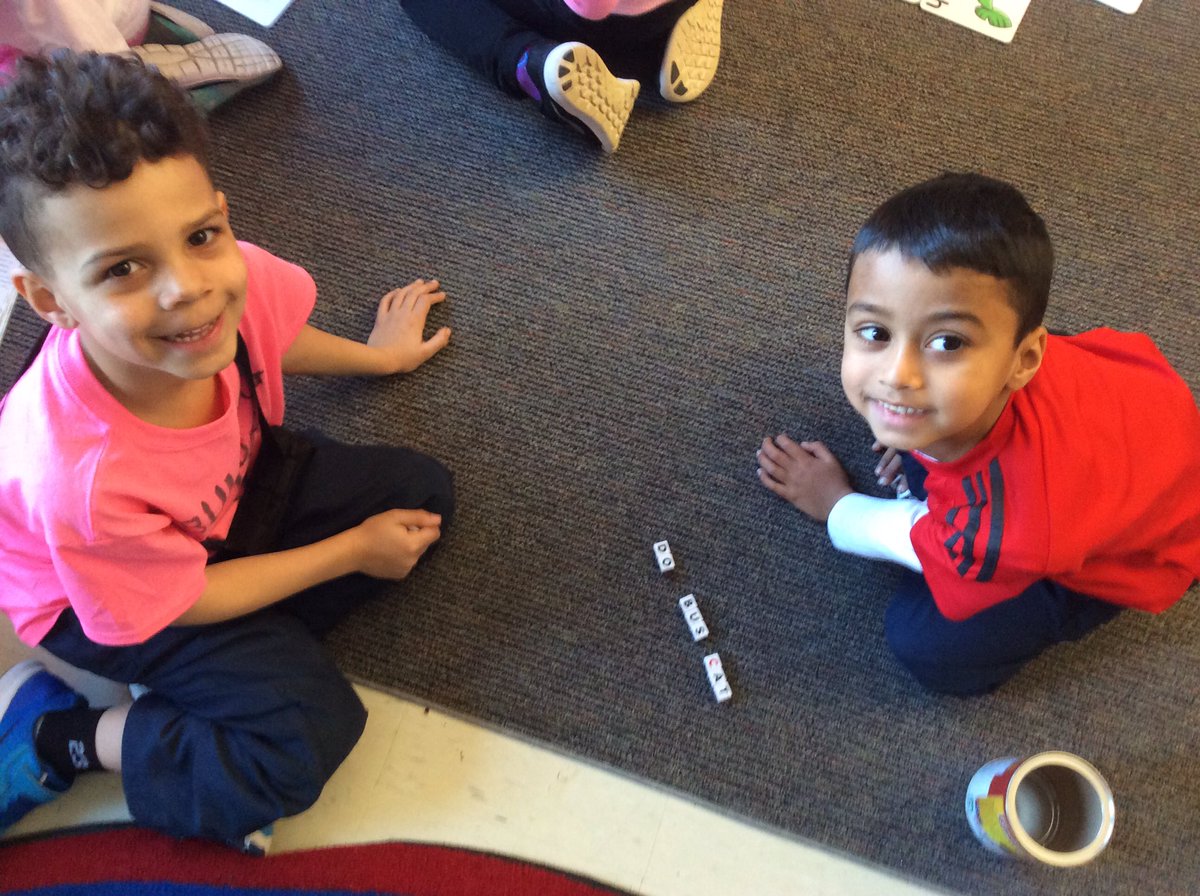 QofHOnes's tweet image. Learning happens in so many ways..... #engagedstudents #languageiseverywhere @QHMilton