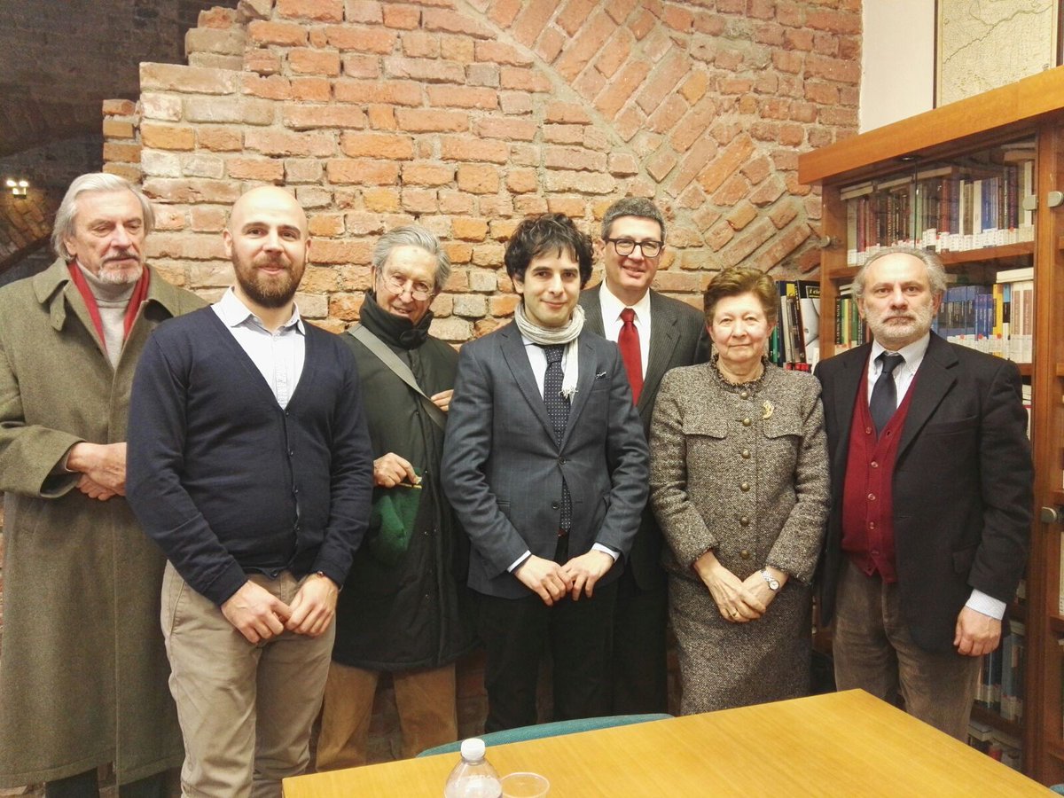 Politeia1983's tweet photo. Oggi a @Politeia1983 si è tenuta la discussione sul libro di @emanuelefelice2 sulla storia economica della felicità con Vera Negri Zamagni e Michele Salvati. Presiede Nicola Riva. Ecco le foto dell'evento: https://t.co/bZmuQgIXuo