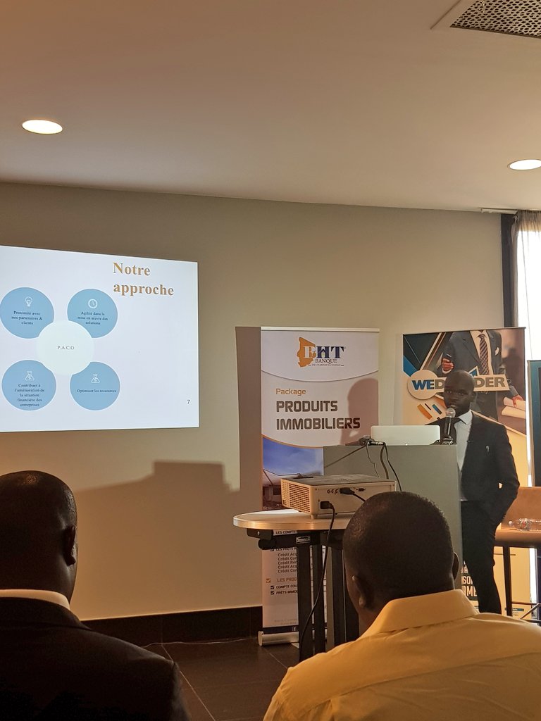 mamadou's tweet photo. Afterwork by #Wedecider au @RadissonBlu_NDJ ça parle de solutions d'optimisation, de business model, de conquêtes de marchés, etc. #Iyalat #Tchad https://t.co/J5rJTeVSGl