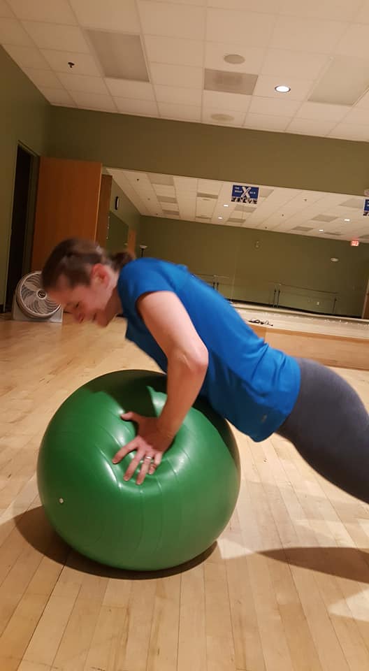 Twin_Valleys's tweet photo. Our gals are so cool! Look at Donna Bad Thing and Panamaniac killin' it at the gym this morning! That's an exercise ball PUSH UP.
#TVRD #OneTeam #offskates #exercise #WorkoutWednesday #pushups https://t.co/3rSqII8Uu1
