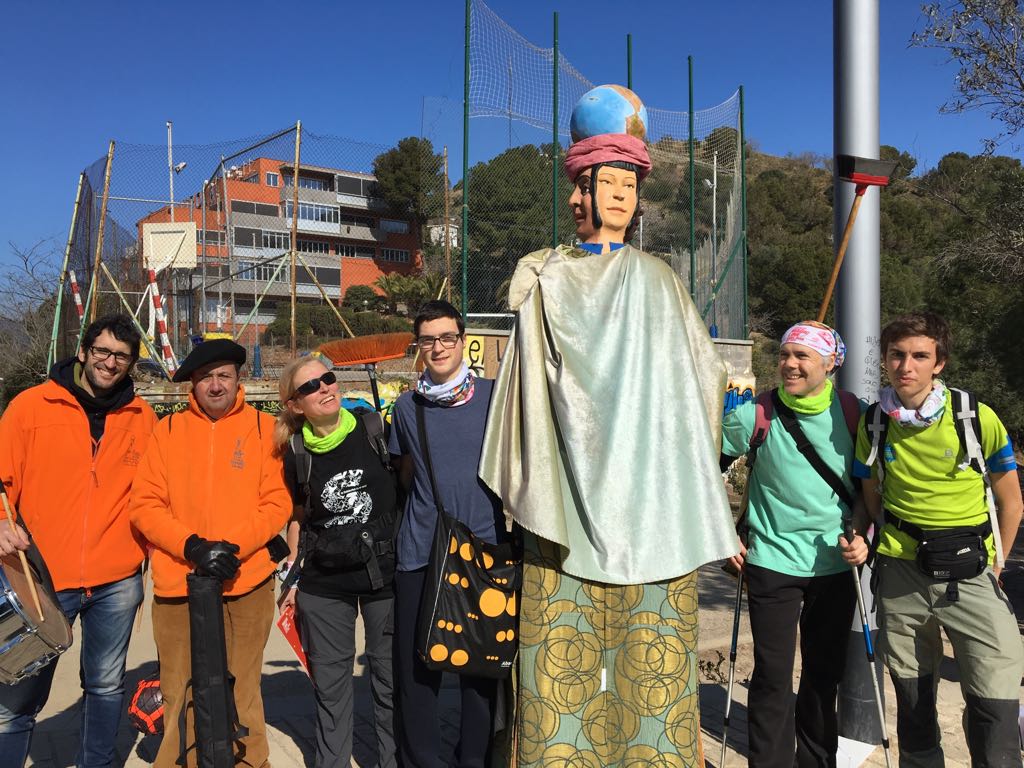 vec_bcn's tweet photo. GRÀCIES Equips i participants d' @EscolaVirolai per participació i solidaritat amb #MagicLine2018 @solidaridadSJD @magiclineSJD @BCN_esports @esportcat @bcn_hg https://t.co/7MgiZqTisL