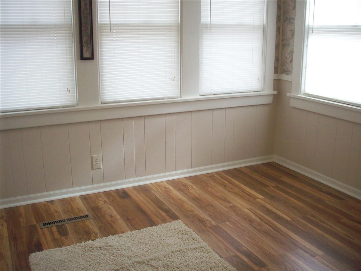 HomesteadLandCo's tweet photo. 928 H, Fairbury - $69,500
This beautiful home has been completely remodeled. Main floor features 2 BR, 1 BA, living room, dining room, kitchen, & sunroom-ALL NEW! #fairburyrealestate #moveinready #updatesgalore #sunroom #greatlocation #calltyler https://t.co/SeuR8D0udL https://t.co/XlgSm8Y2fv