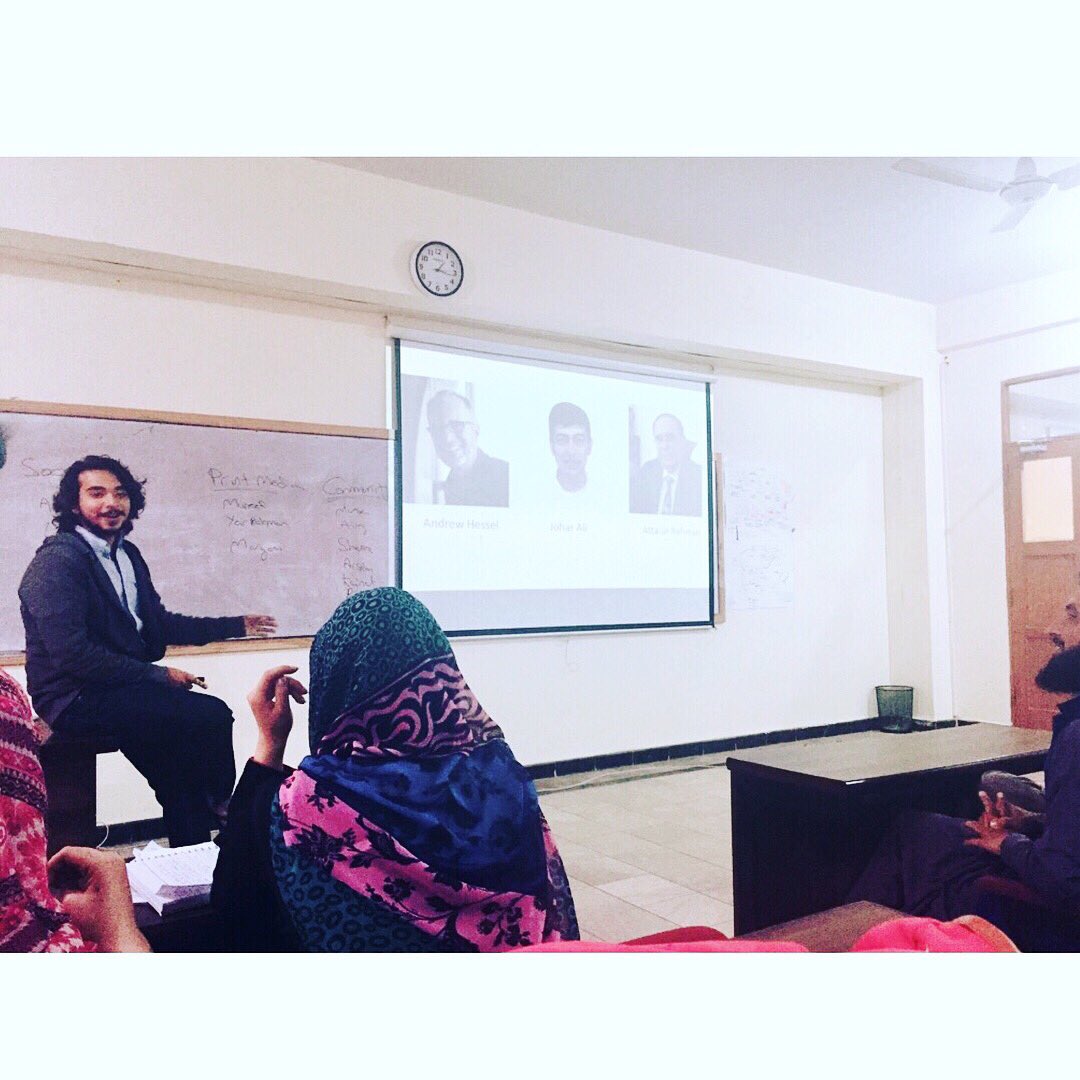 DecodersSociety's tweet photo. You must know very well, about the place you live in.. ✨
2nd meet up of decoders 🔬
20th/February/2k18
#GettingToKnow #Greatpeople #GeorgeChurch #AndrewHessel #JoharAli #AttaUrRehman #EdBoyden #DecodersSociety #DecodersPk
#BiotechPk #TheFutureIsNow #Alhamdullila https://t.co/8zHvatPCpk