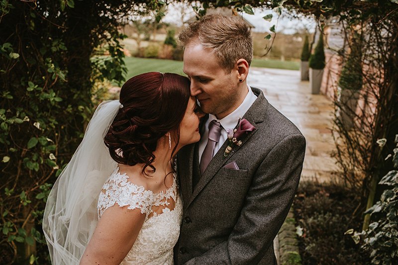 If you are looking for #spring Wedding inspiration, then feast your eyes on Laura &amp; Matthew's beautiful #rusticspringwedding captured by the very talented @photographybyed

bit.ly/2BTC7F3

#springwedding #inspiration #rusticwedding #Pinterest