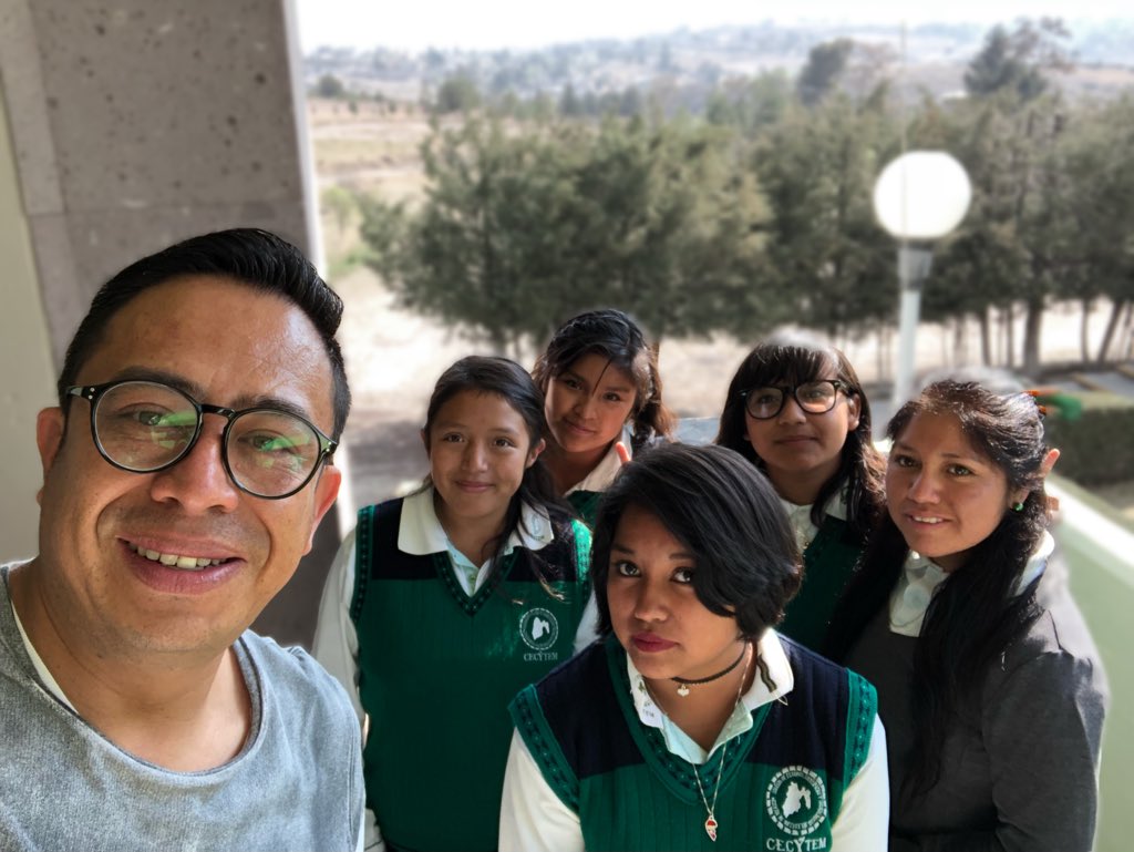 victorbravoo's tweet image. En clase de Páginas Web con mis alumnas #CecytemAculco grupo 402 #programandoEnJava