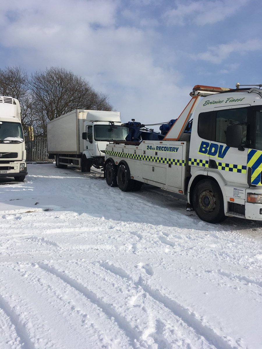 Playing out in the snow ⛄️❄️