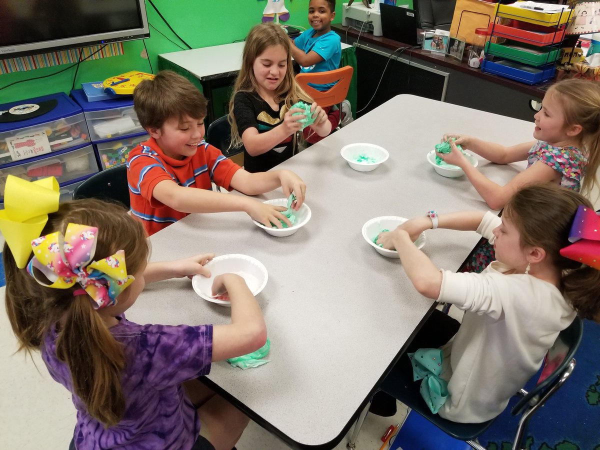 Erikahughe3boys's tweet photo. So much fun while learning! #morethanascore #jefco #ges https://t.co/d8x59e5Kx0