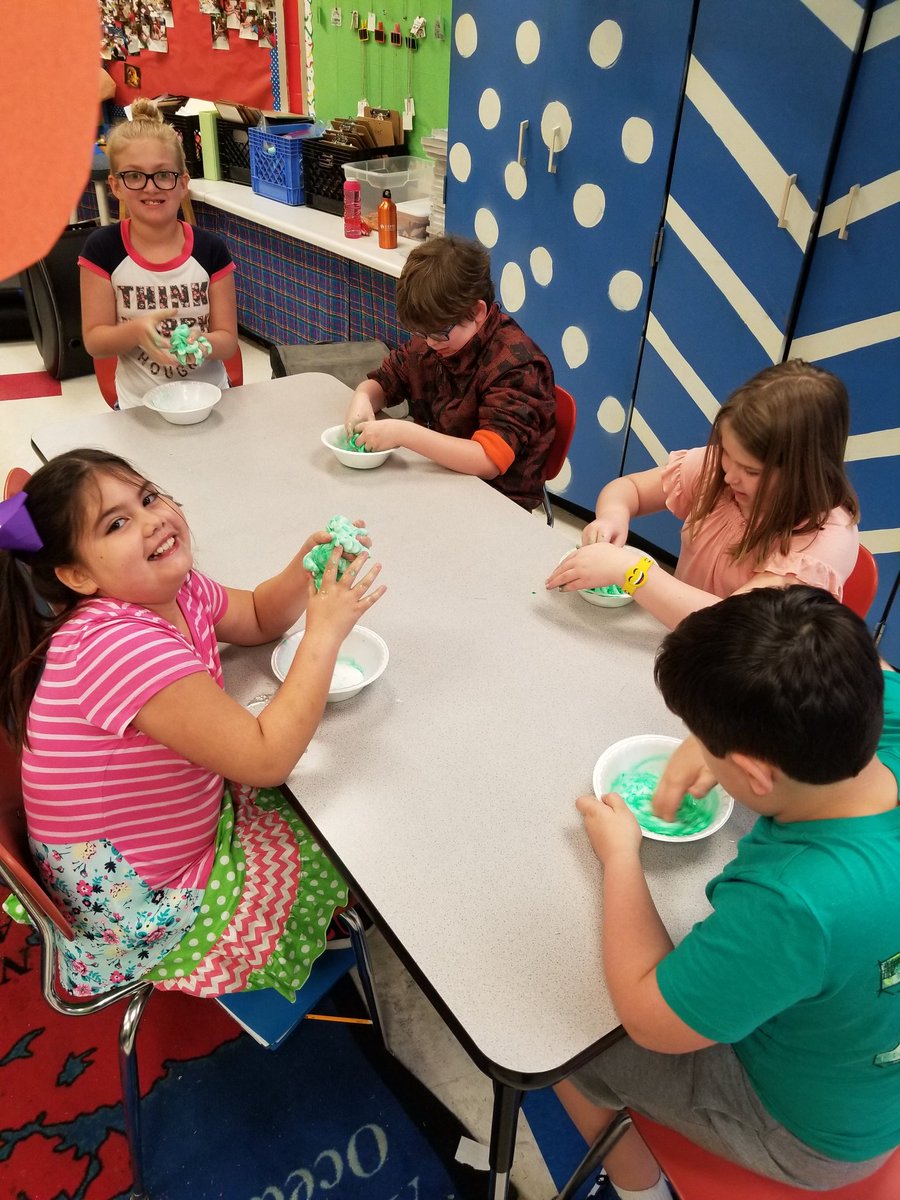 Erikahughe3boys's tweet photo. So much fun while learning! #morethanascore #jefco #ges https://t.co/d8x59e5Kx0