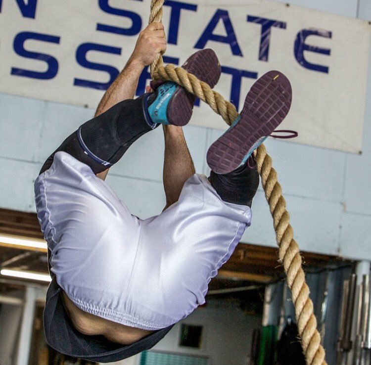 ironcladprogram's tweet photo. #happyhumpday just keep climbing #ironcladprogramming #forgedbyfleser #elleryphotos #theoceanstatecrossfit #oceanstatecrossfit #ropeclimb #crossfit #humpday #workout #exercise #fitness #fitfam #motivation #inspiration #gym #strength #muscle #climbing #skills #ropes #healthy #blog https://t.co/rRTy0q2twy