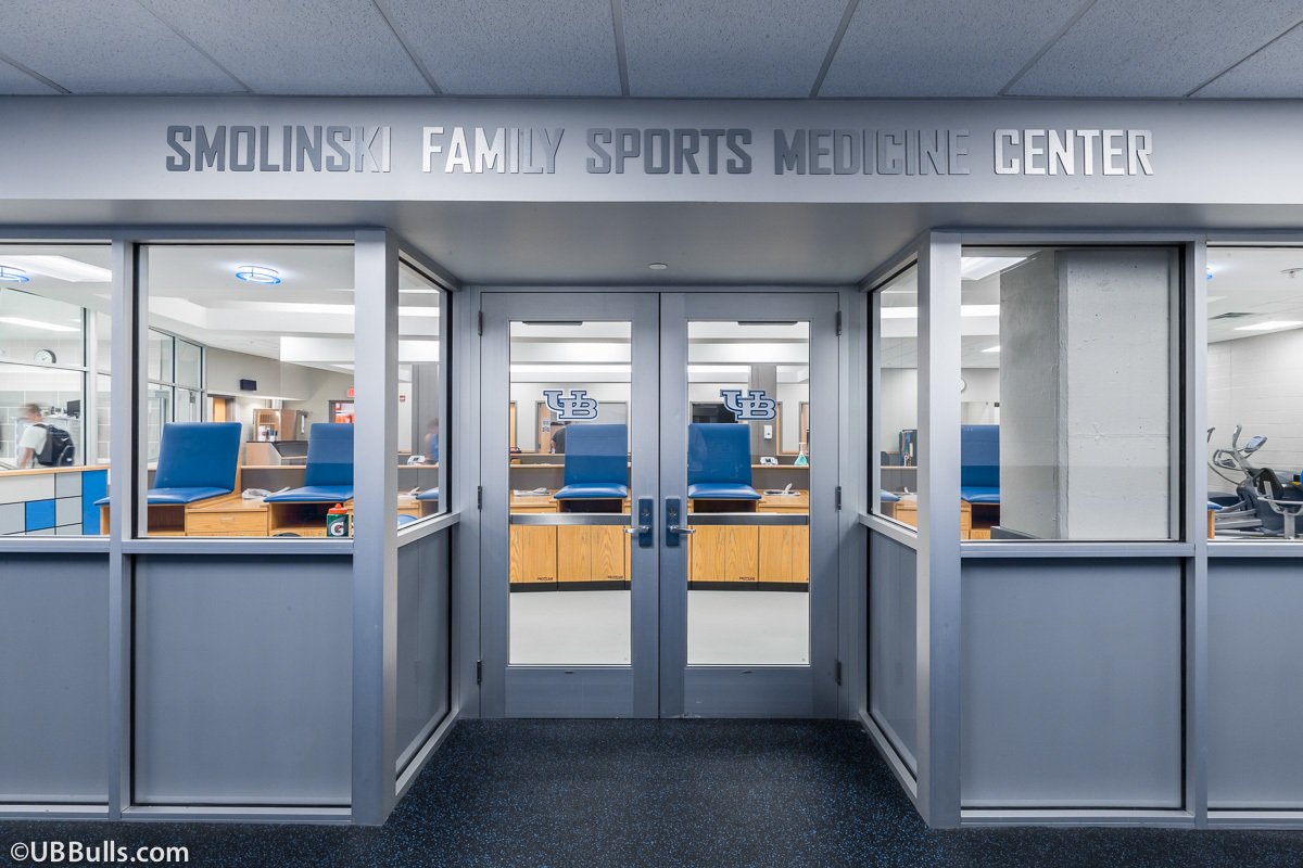 UB_BCF's tweet photo. #UBThanks to the Smolinski Family and our Shareholders Society for committing to keeping our SA's healthy and providing our @UBAthTraining staff with a state of the art Sports Medicine Center to diagnose, treat and rehabilitate injuries and illnesses.
https://t.co/GM4PqDDoN4 https://t.co/ajLYcSdBFf