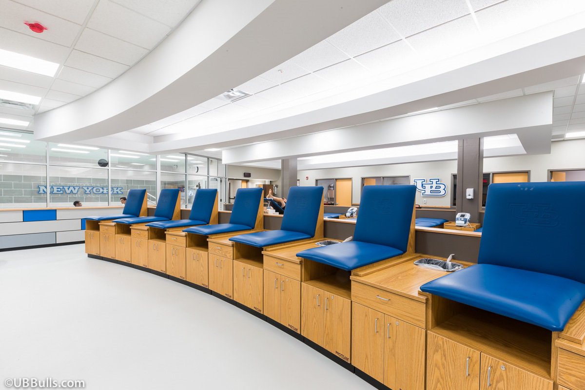 UB_BCF's tweet photo. #UBThanks to the Smolinski Family and our Shareholders Society for committing to keeping our SA's healthy and providing our @UBAthTraining staff with a state of the art Sports Medicine Center to diagnose, treat and rehabilitate injuries and illnesses.
https://t.co/GM4PqDDoN4 https://t.co/ajLYcSdBFf