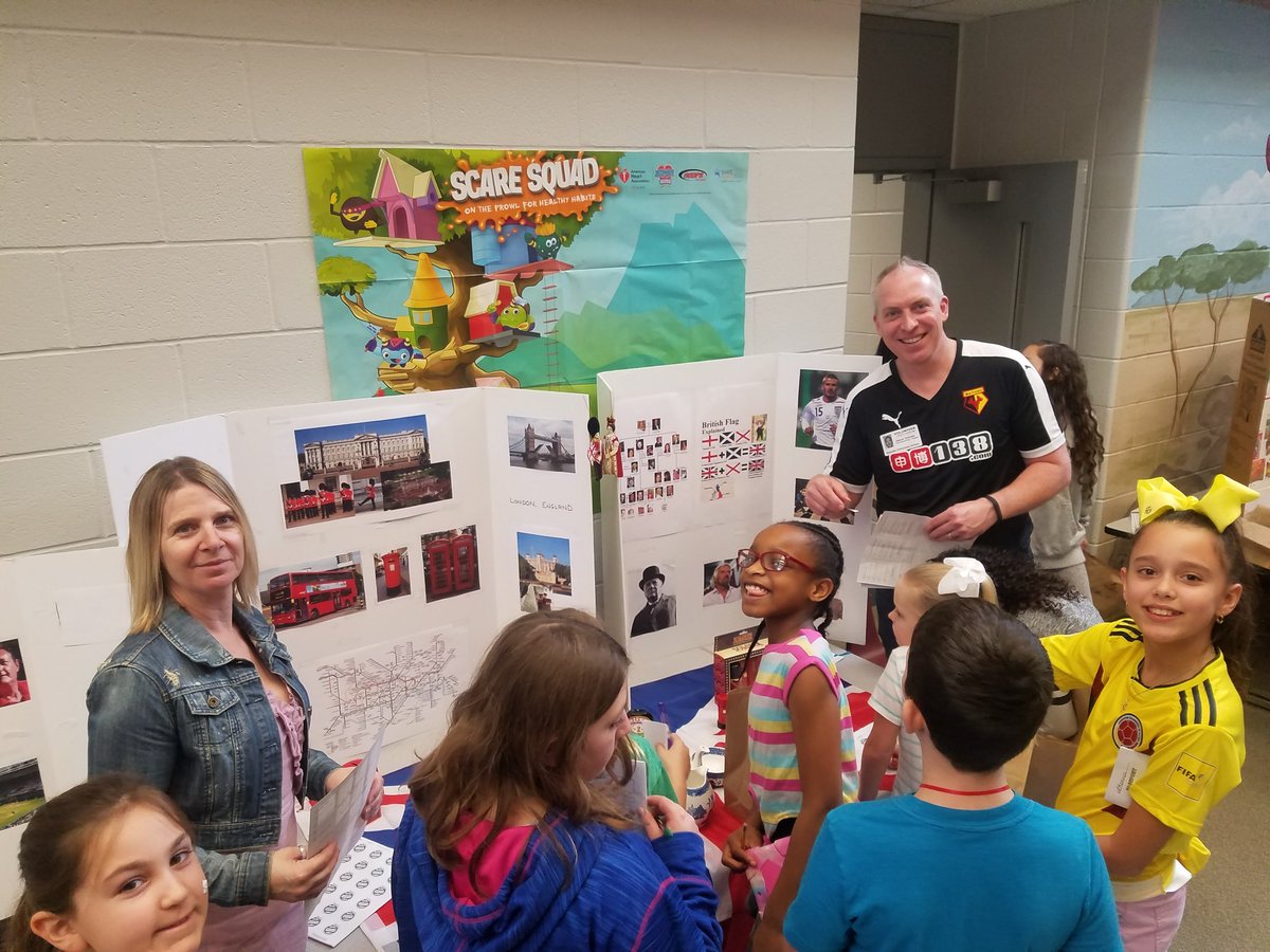 Woolfwade's tweet photo. International Day at Rylander Elementary sharing our strength as a culturally diverse group of learner's. #rrepride #BeTheLegacy #Katyisd #DiverseLearners #IntlDay2018 #rrepta https://t.co/Br1vAtLz02