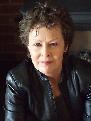 ClaireDyer1's tweet image. Thrilled to be offering a women's fiction 3 chapter critique alongside crime writer @EveSeymour's lot for @CLIC_Sargent #GetInCharacter auction. Eve's lot is here: tinyurl.com/ybequme2 Mine is here: ebay.co.uk/itm/3823938612… Bidding ends 4/3/18 x