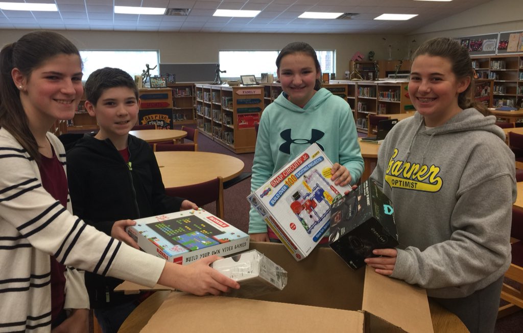 FOMSreads's tweet photo. Just received our first shipment of maker stuff for our Passion Project grant. Super excited! Thanks to JCEF for grant opportunity!
@FOMSCardinals #makerspace #learningisfun https://t.co/RbRgNmNea3