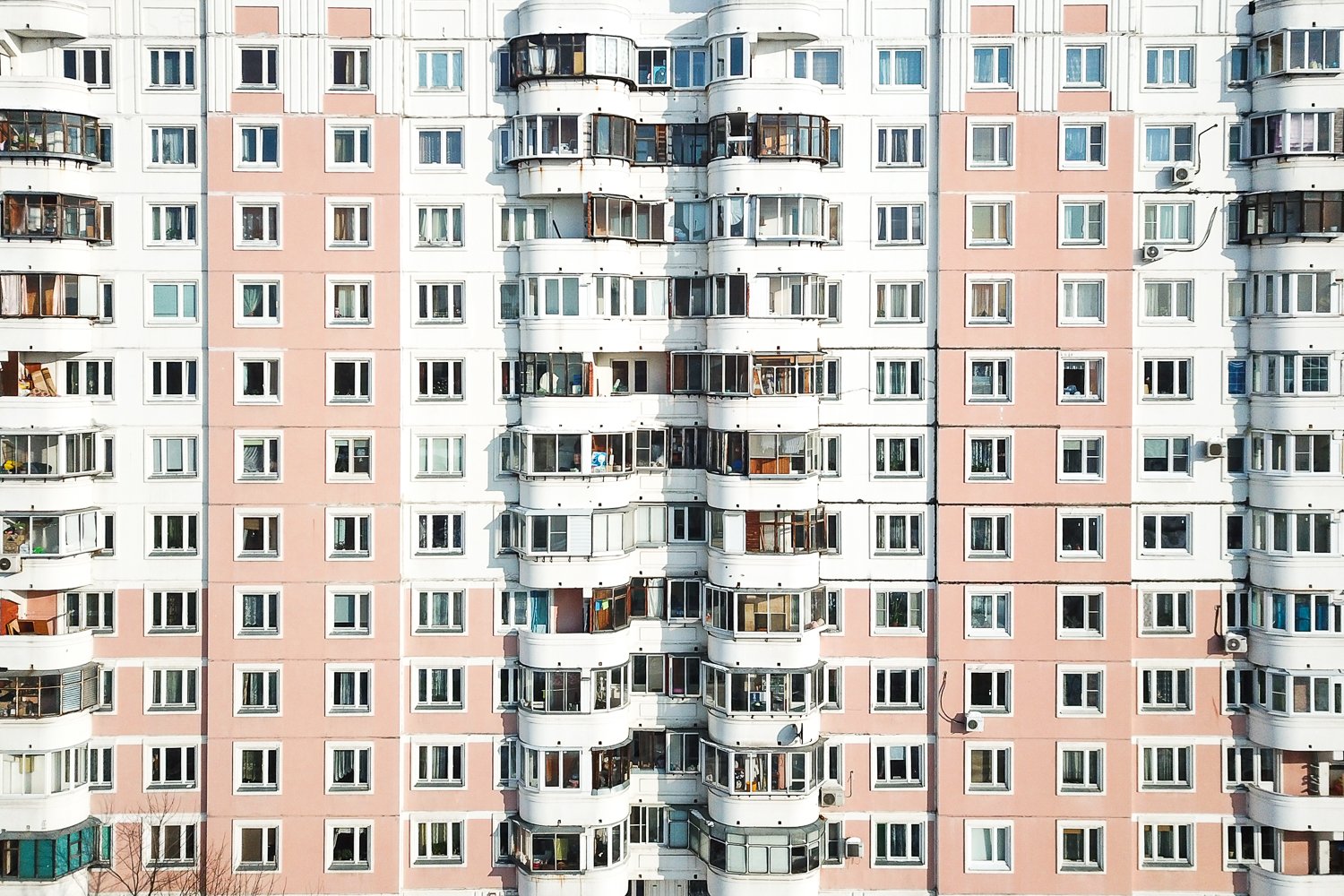 Фон дома снаружи многоэтажка