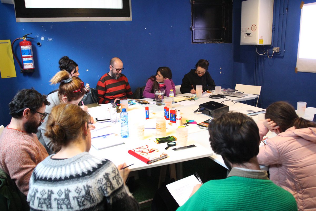 _consonni_'s tweet photo. Seguimos en el taller #con_textos con la artista Verónica Gerber - @ambliopia / Gaur, "Escribir con imágenes" V. Gerber Bicecci artistaren tailerraren azkenengo eguna.
+ info: https://t.co/0R2ZQGvKC8
▪️HOY a las 20.00 estará en @antiliburudenda presentando "Conjunto vacío" https://t.co/UFl4CFsCIt