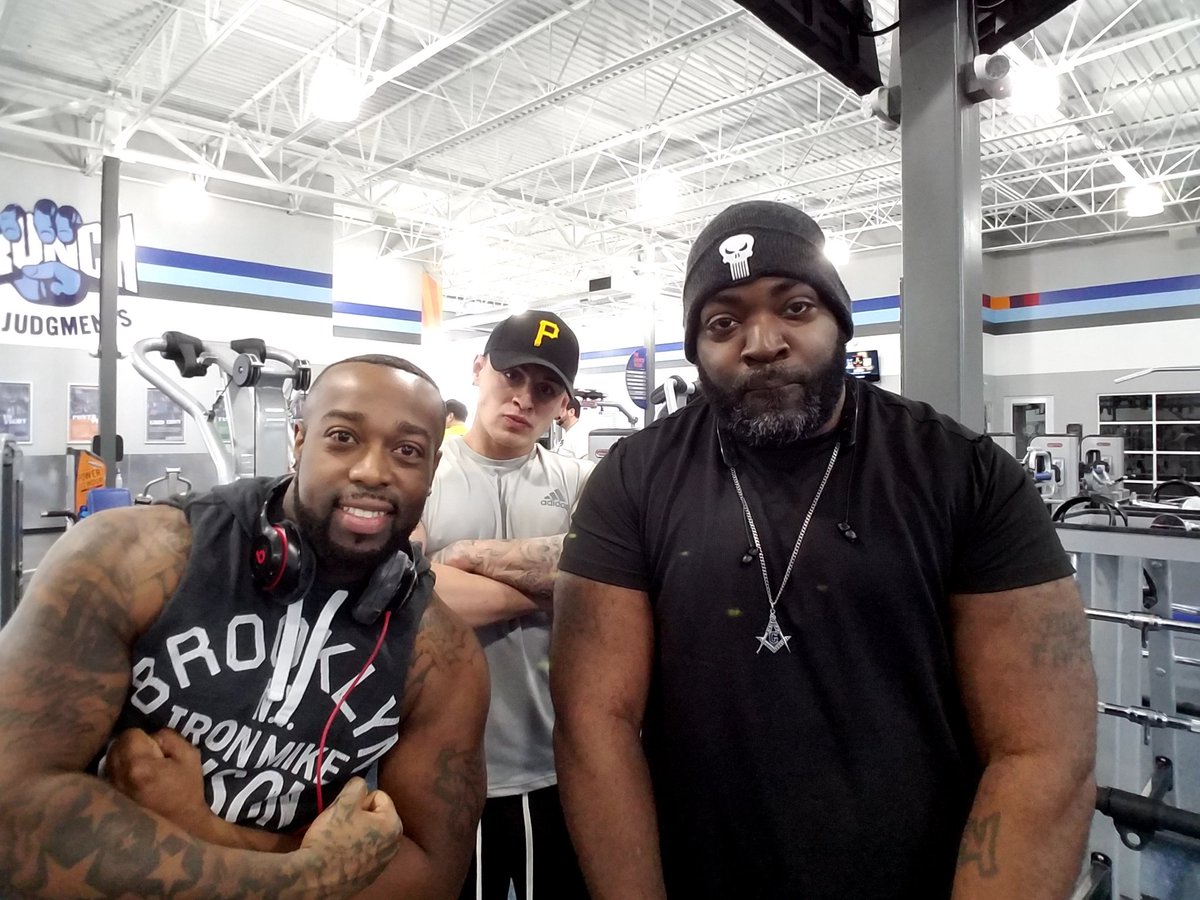 ThaProPhet920's tweet photo. #CrunchAppleton 
#CrunchTV https://t.co/sENBfwrPhh
