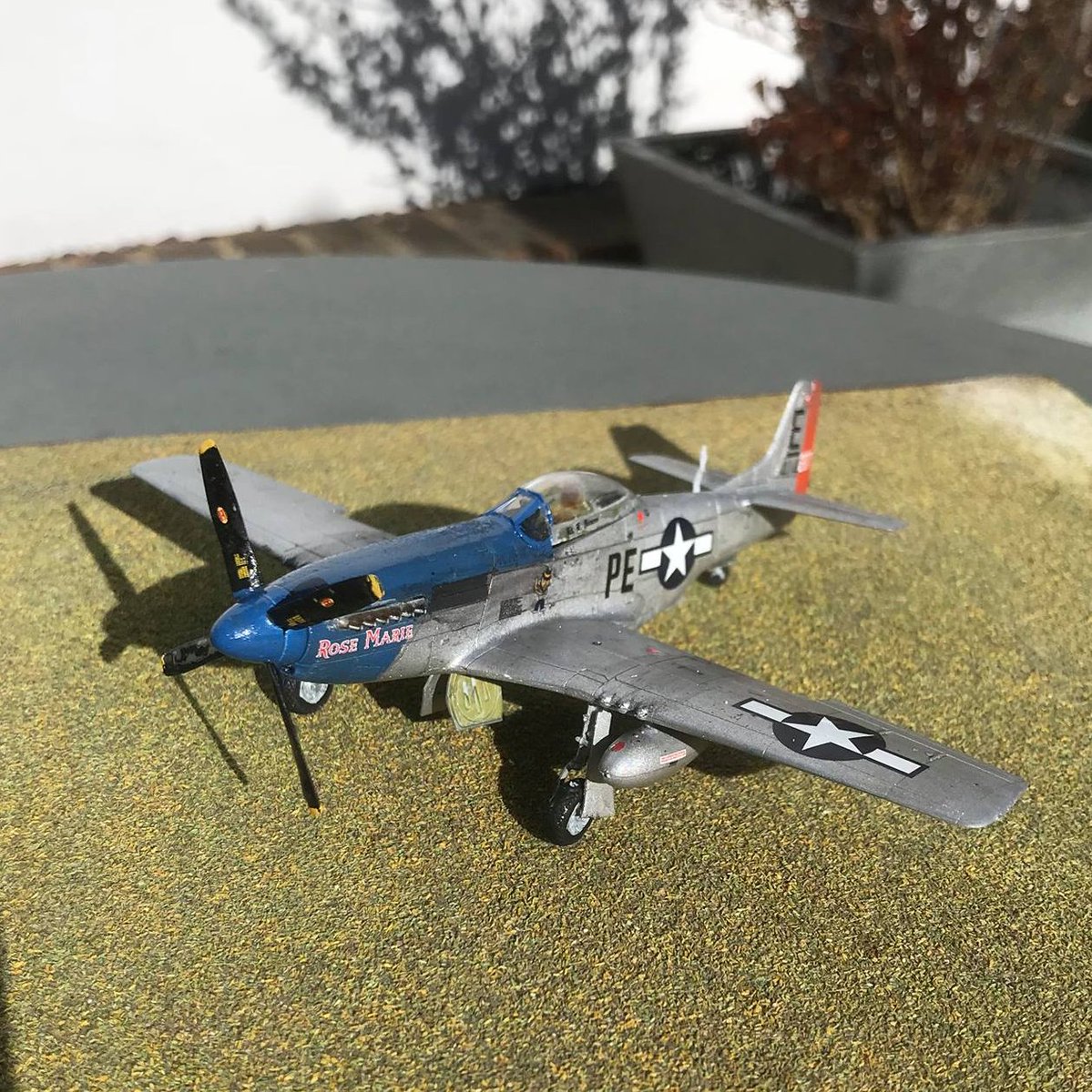 Airfix's tweet photo. Here's a beautiful build of our 1:72 scale A01004A North American P-51D Mustang by Ian Battrick that's completely shown off by taking the model outside! Do you have any models that you've photographed in the great outdoors? https://t.co/SW4Lc6mj1n