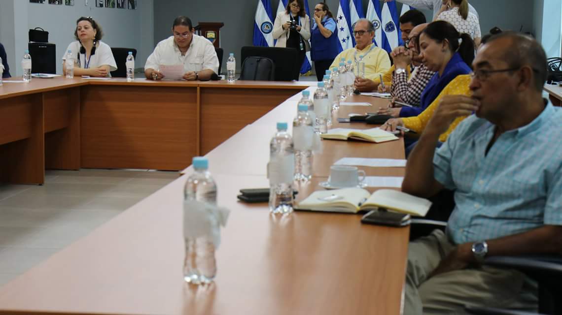 SSEGURIDADHN's tweet photo. #UTECI realiza reunión con el propósito de mejorar y fortalecer los mecanismos de recolección y análisis de datos sobre criminalidad y violencia en
#Honduras 🇭🇳 https://t.co/xj2qxkEMUL