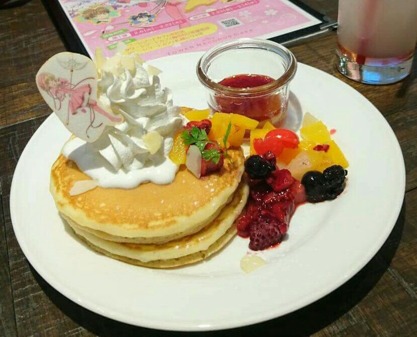 » Tidak terhitung sebagai hadiahpun tak apa, anggap saja bonus atas kerja keras sang kakak. ]

[ Sebuah pancake diletakkan dalam lemari pendingin, memang dapat sedikit merusak rasa tapi lebih baik daripada diletakkan di ruang terbuka selagi menunggu sosok yang ditunggu datang. »