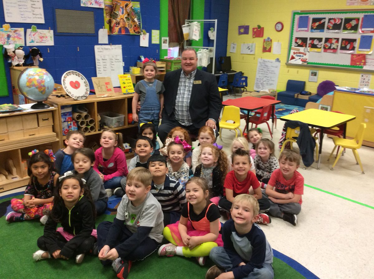 MurrayPreK's tweet photo. Mrs. Franklin’s class had two very special readers today! County Commissioner Greg Hogan and Mrs. June Lents. A big thank you to both for taking time out of their busy day to read to Pre-K! #murraycoprek #murrayproud #classof2031 #ReadAcrossAmerica https://t.co/UiuPk342VN