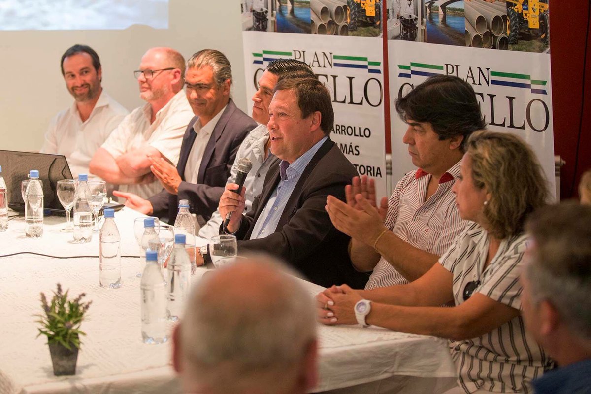 Weretilneck's tweet photo. Con las ofertas para repavimentar la Ruta Provincial 2, finalizamos la primera etapa de licitaciones del Plan Castello, cuyas ofertas nos permitirían un ahorro presupuestario de $154.782.960. Lo logramos juntos. https://t.co/A4JZcttktK