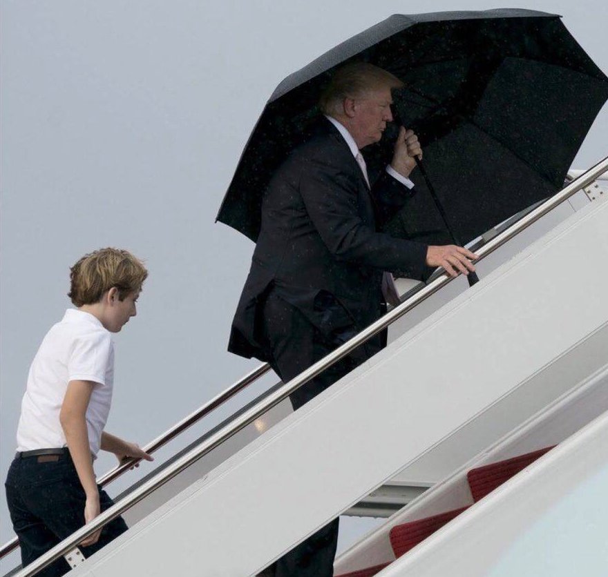 PJZNY's tweet photo. Sorry Barron, You Know Daddy Can't Get His Weave Wet...
#CombOverOfTheFreeWorld #GrowingUpTrump #FutureColludersClubMeeting
#NoUmbrellaForYou #TrumpRussia #TrumpColluded https://t.co/EMHWCppvOy