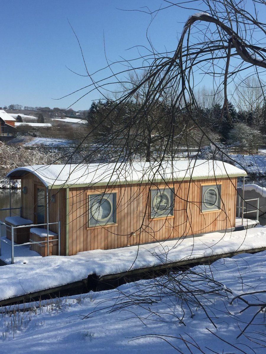 The RiverPod looking beautiful in the snow ❄️ #snowday #houseboatsforsale