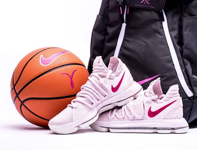 The Nike Zoom KD x "Aunt Pearl" is now available with FREE shipping via Nike US 

BUY HERE: bit.ly/2HQkG8Y