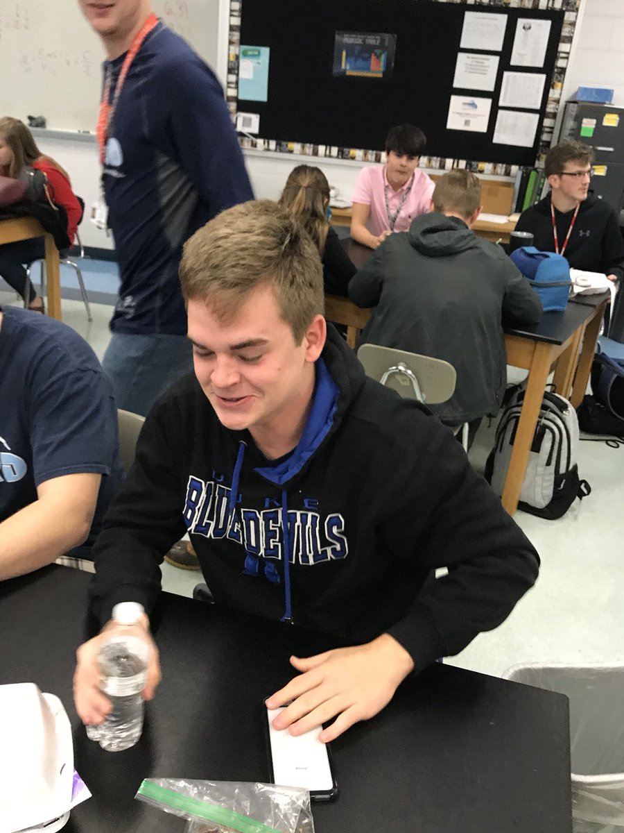 Ftf2018's tweet photo. Happy 4 and 1/2 B-Day to our Most Compassionate Senior, Drew “Happy” Helper ❤️🎉🎉 https://t.co/r7fP0jhmxp
