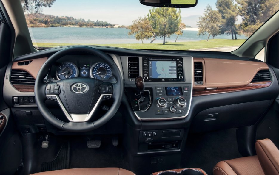LiptonToyota's tweet photo. Technology in your car is soothing when it's useful, familiar and personal. The #Toyota #Sienna features a redesigned dashboard to help you stay connected! https://t.co/Gl2MuhVK6N