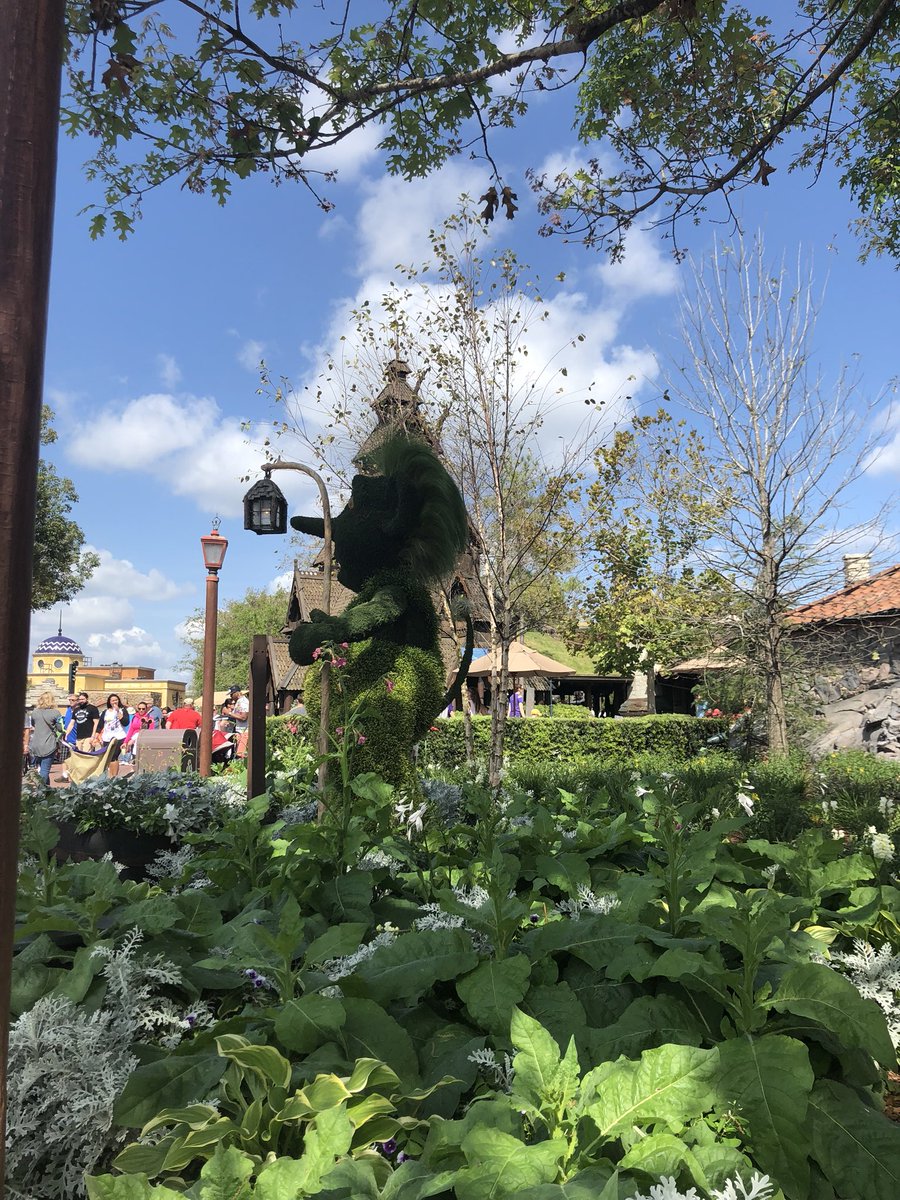 onthegoinmco's tweet photo. I wonder if he gives good love advice #trolls #FreshEpcot #epcotinspring #flowerandgardenfestival https://t.co/JGyfX8nYJB