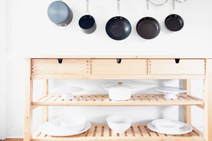 CleanInbetween's tweet photo. Five experts tell you what to buy and how to shop so that you can minimize clutter and buy for longevity. Read more for their secrets: https://t.co/4HObxndWFz #ctcleaning https://t.co/yNoNXLeYOX