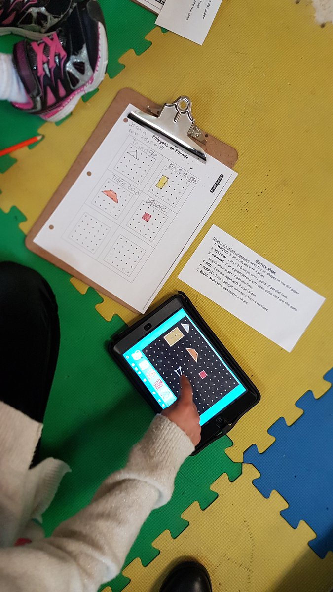 mrsglanfield's tweet photo. Mystery shape challenge using #geoboardapp, creating shapes &amp; showing angles #engagemath @MountRoyalPS @PeelSchools https://t.co/VNCkTnvhIl