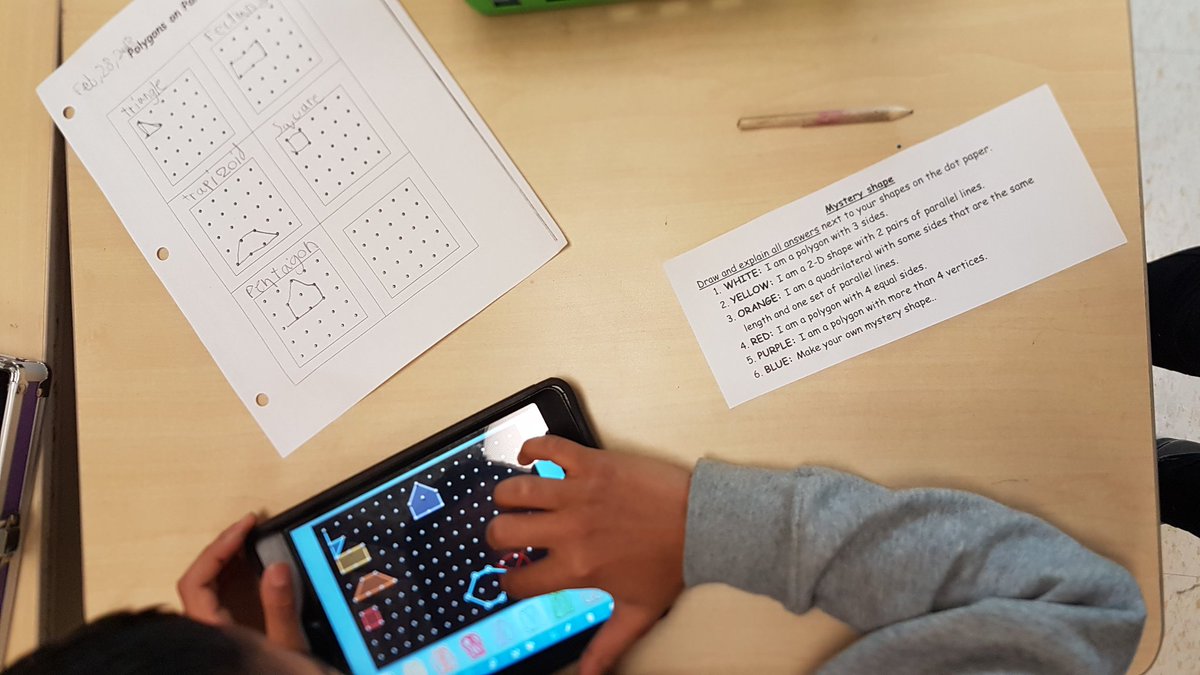mrsglanfield's tweet photo. Mystery shape challenge using #geoboardapp, creating shapes &amp; showing angles #engagemath @MountRoyalPS @PeelSchools https://t.co/VNCkTnvhIl