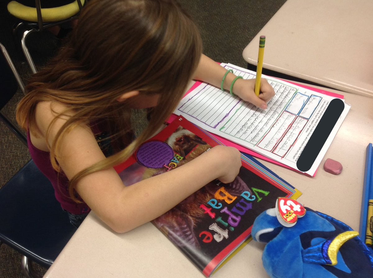 CBosse_CRE's tweet photo. Mrs. Shockley's 1st grade Ss are such organized writers. They are using the main idea frame to help organize their thinking. @CoreConnect_ELA #CCSBFreeBookFriday https://t.co/wvVXAcQghm
