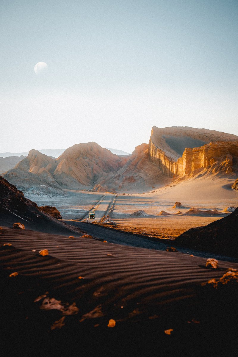 mycool_x's tweet photo. Last minute ended up in the Atacama desert for the last week of south america. It’s the driest nonpolar desert in the world and has some of the most unique sights I have ever seen https://t.co/6NpcNhXHVW