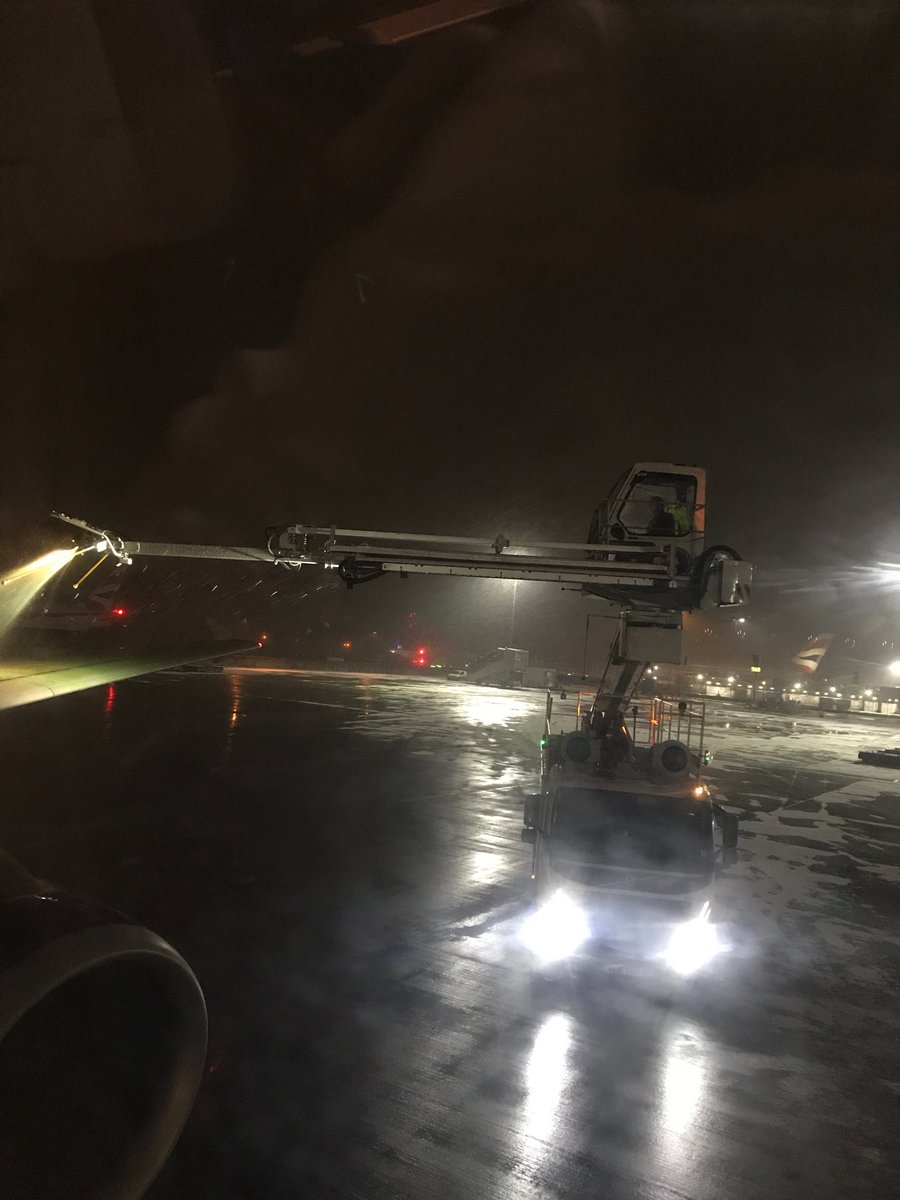 great work by <a href="/British_Airways/">British Airways</a> cabin crew and pilots on BA1398 tonight who looked after the passengers very well despite the long wait for de-icing.