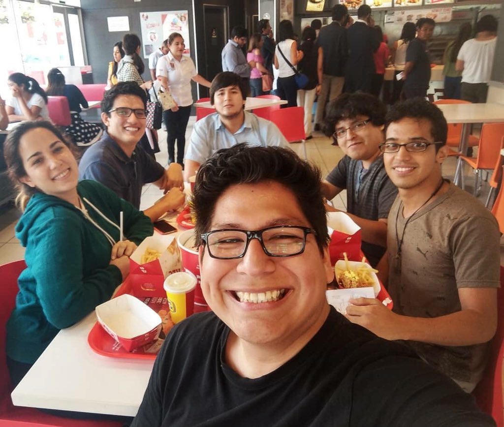 YayooFs's tweet image. #MiercolesDeKfc #HorsesDeveloper 🤙🏼💻