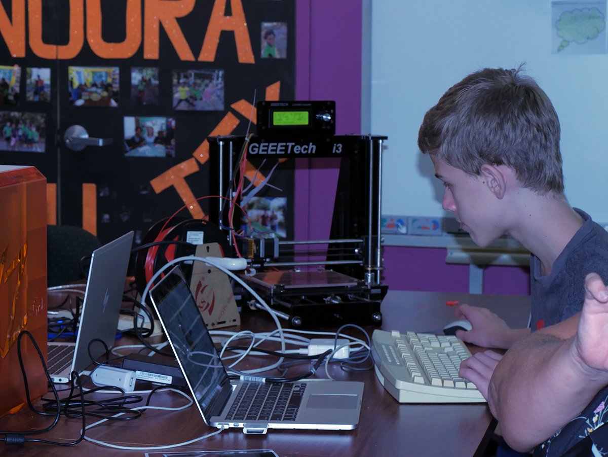 dhiveau's tweet photo. DHIVE Innovation HUB #BUZZHUB is back on again today at 4pm #Cairns #MurrayStreet #3Dprinting #Coding #Robotics #Photography #VR #IndigenousX #IndigenousDX #DigitalAbility https://t.co/4QRDNc6zH6