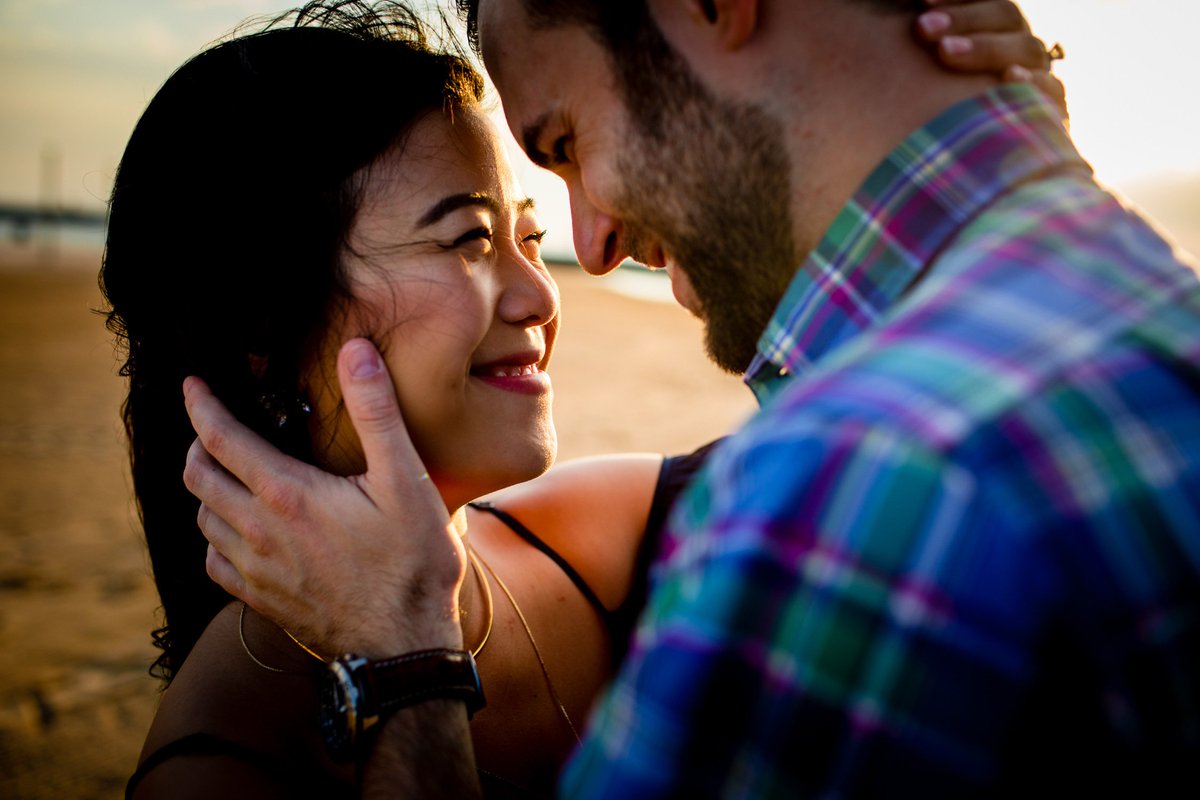 Staying warm in the studio with this sunrise engagement session at North Avenue Beach! bit.ly/2FfvmPI