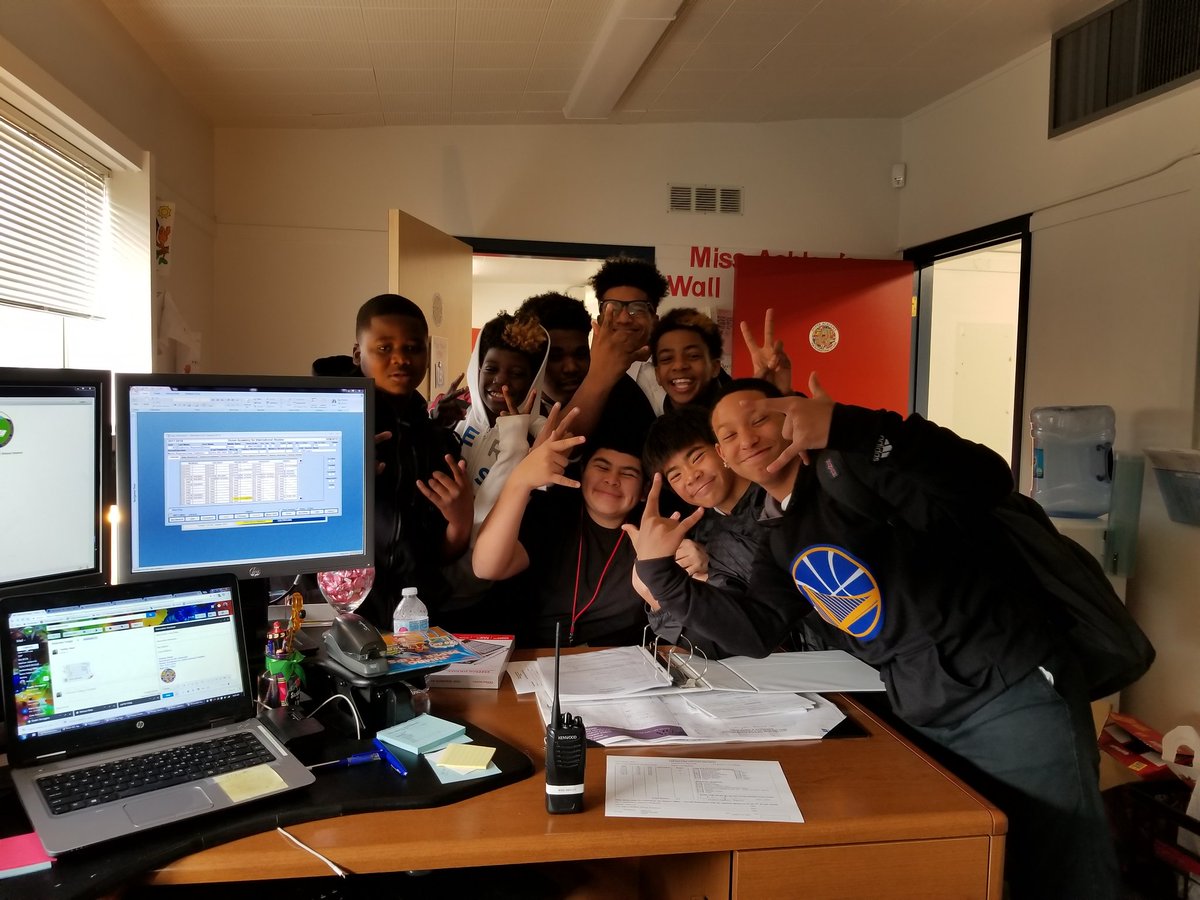 MrsDelRio_22's tweet photo. I had a squad of boys in my office this morning ππ #mathmornings #mathwithmissashley https://t.co/8xRagXEkL3